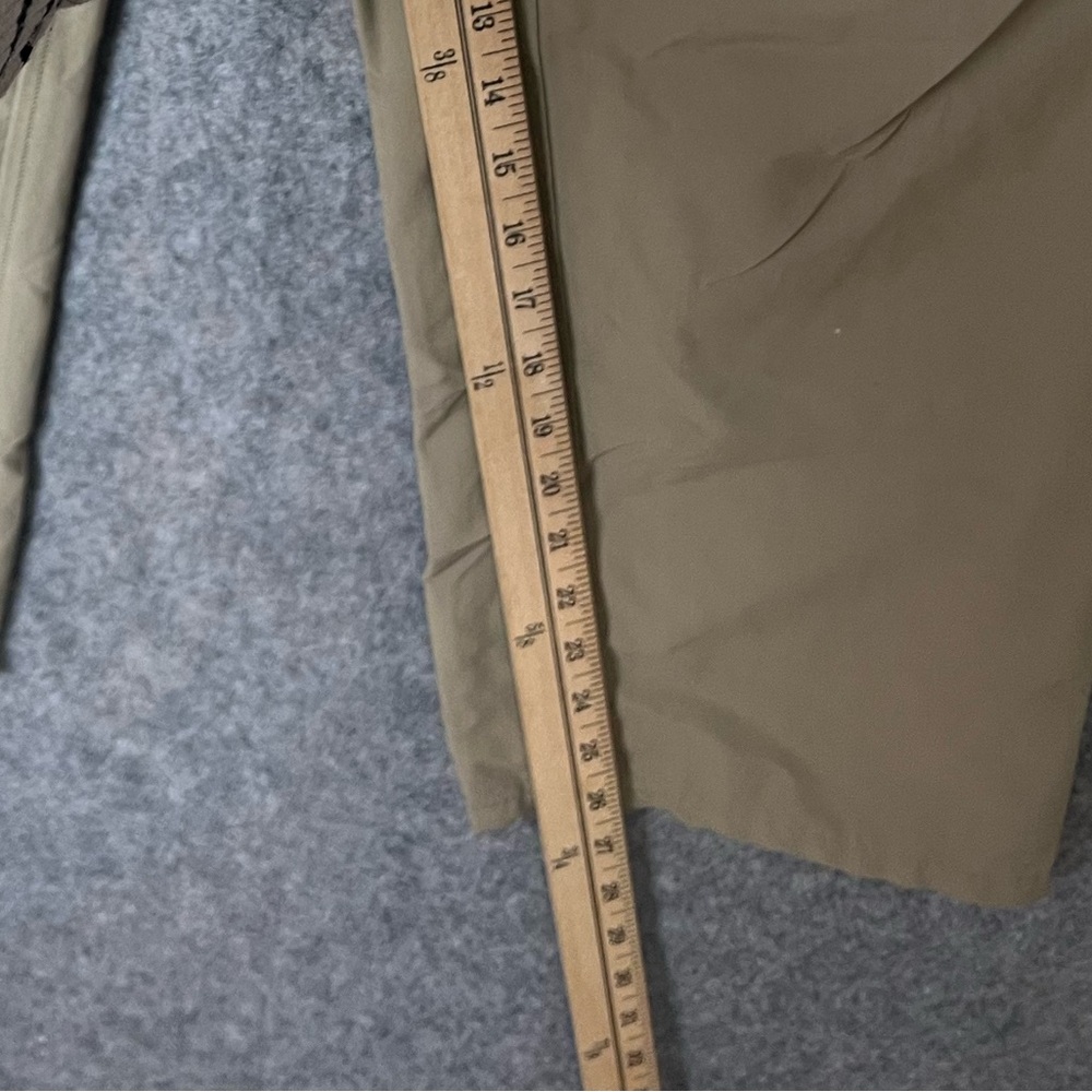 Patagonia Men's Size 34 Khaki outdoor lightweight Cargo Pants - Picture 5 of 8